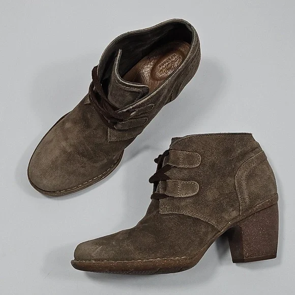 Clarks Artisan Carleta Lyon Mushroom Brown Suede Leather Lace Up Ankle Bootie - Picture 10 of 16